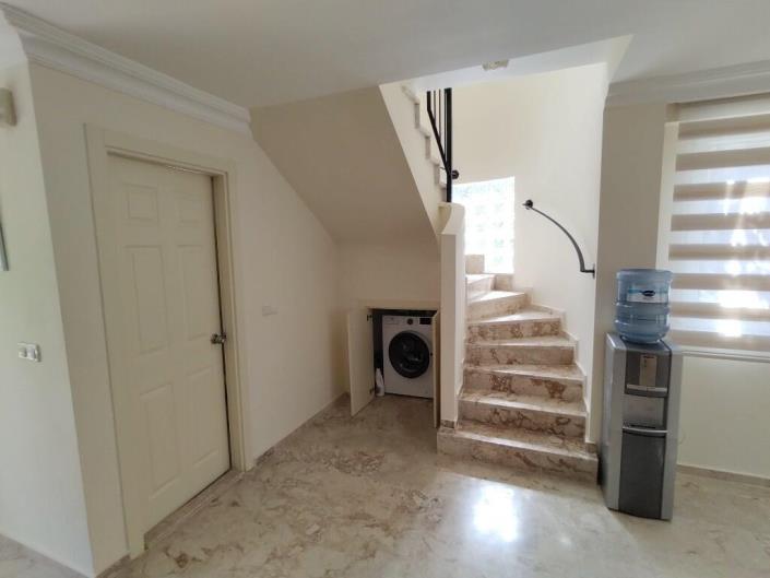 Image No.16-2 Bed Semi-Detached for sale