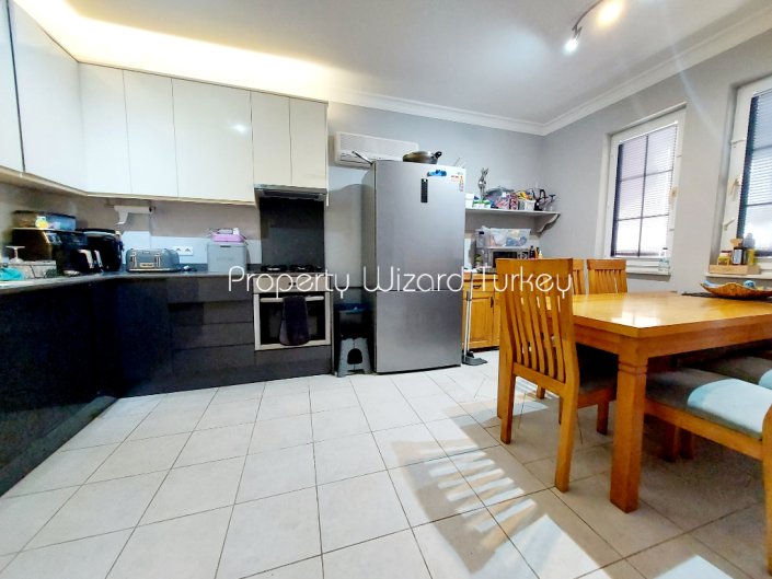 Image No.4-4 Bed Duplex for sale