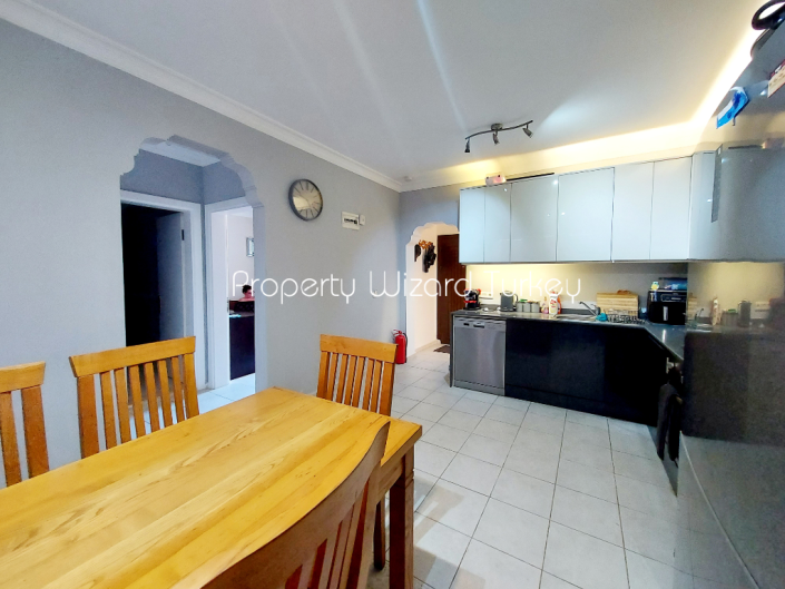 Image No.6-4 Bed Duplex for sale