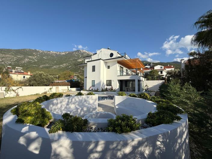 Image No.2-4 Bed Villa / Detached for sale