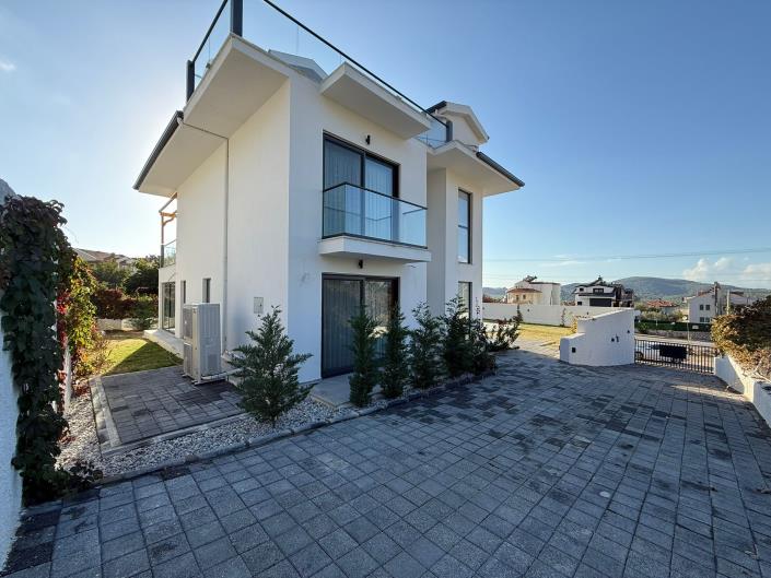 Image No.5-4 Bed Villa / Detached for sale