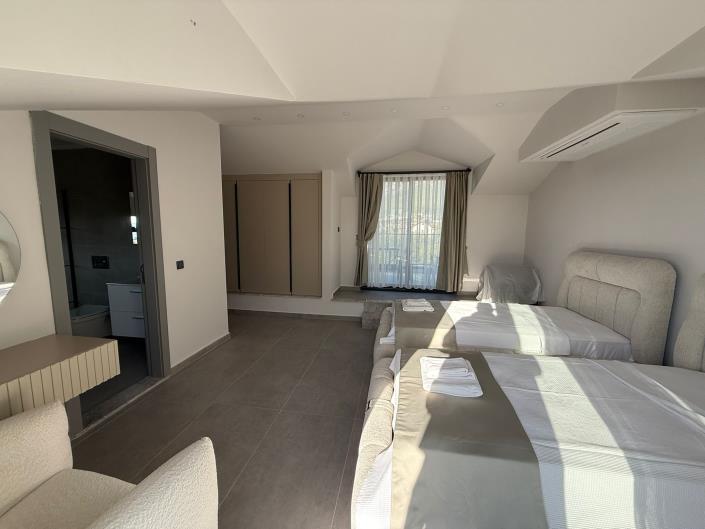 Image No.45-4 Bed Villa / Detached for sale