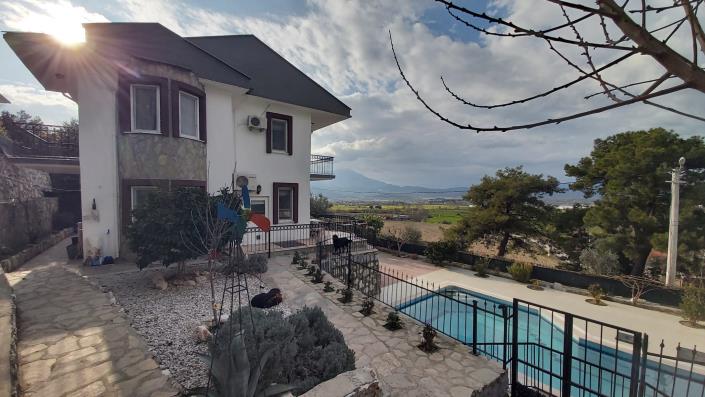 Image No.32-3 Bed Villa / Detached for sale