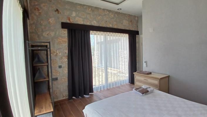 Image No.13-2 Bed Villa / Detached for sale