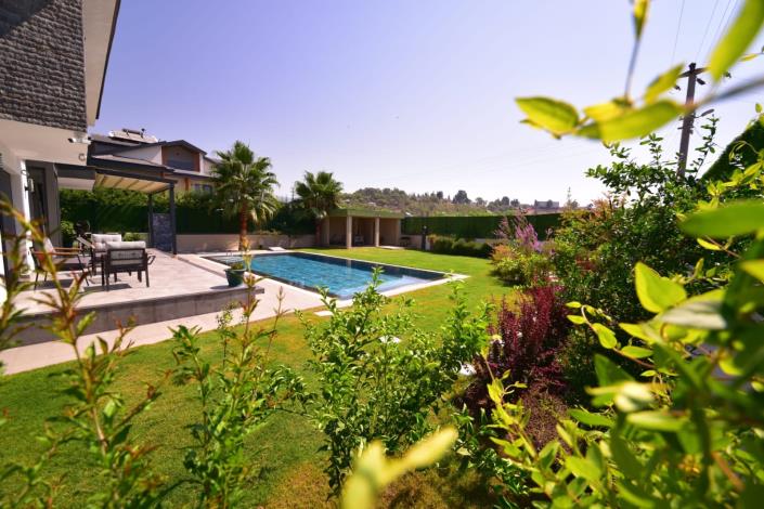 Image No.27-4 Bed Villa / Detached for sale