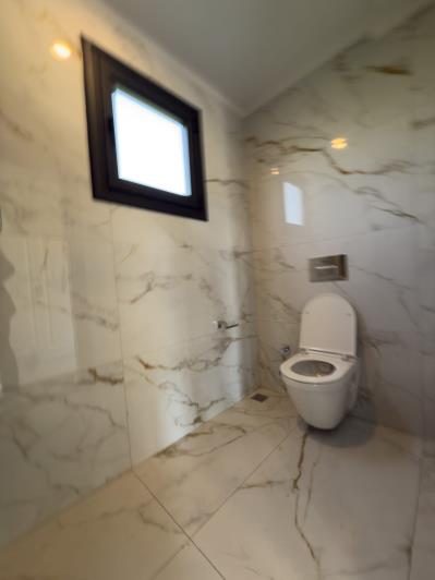 Image No.15-4 Bed Villa / Detached for sale