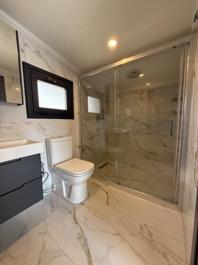 Image No.27-4 Bed Villa / Detached for sale