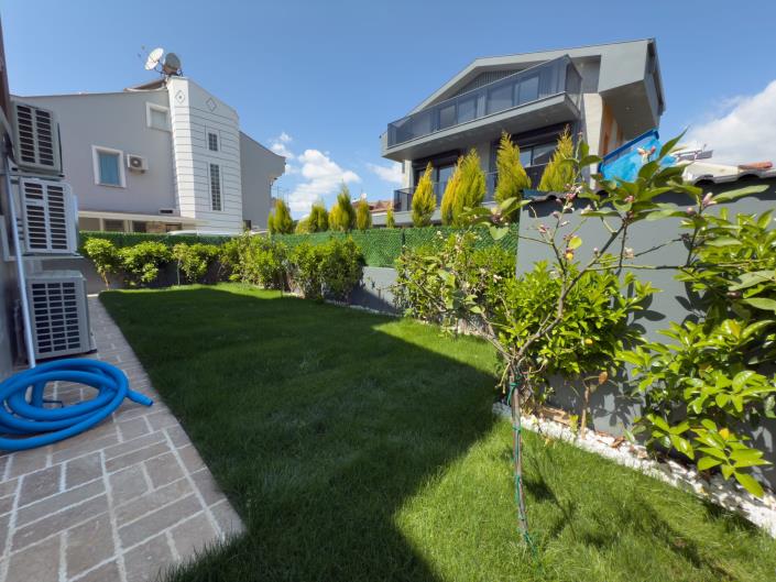 Image No.35-4 Bed Villa / Detached for sale