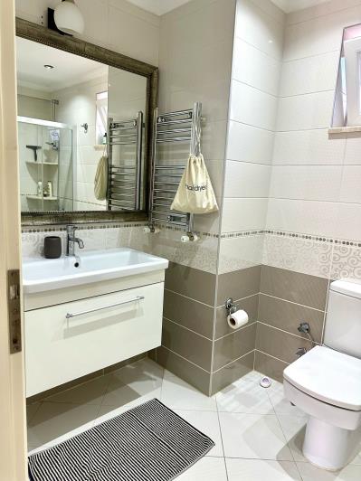 Image No.11-4 Bed Villa / Detached for sale