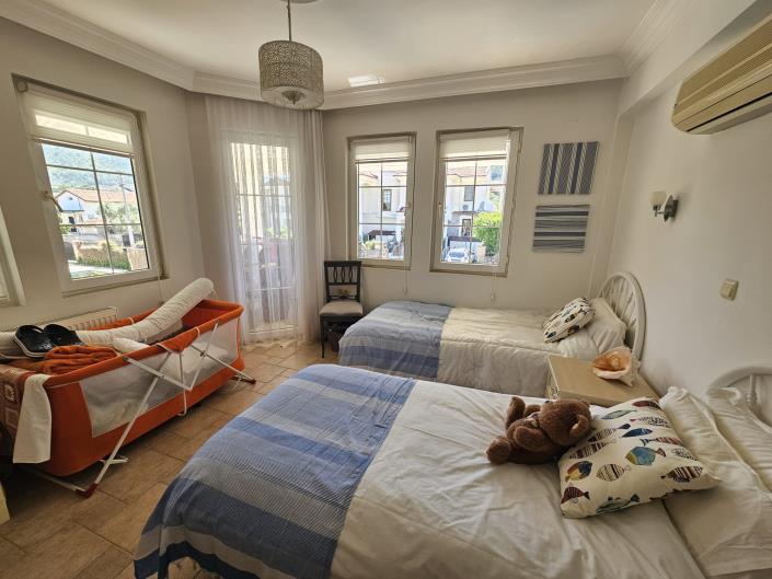 Image No.39-3 Bed Villa / Detached for sale