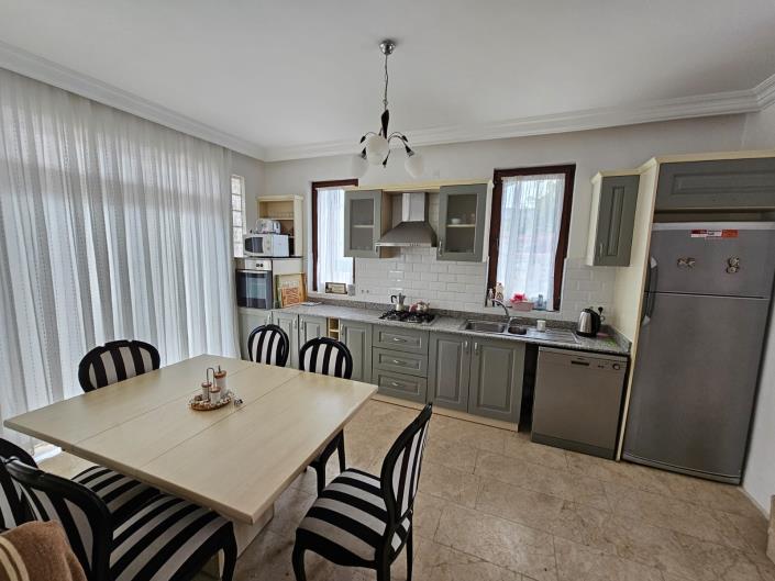 Image No.3-4 Bed Villa / Detached for sale