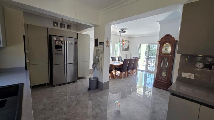 Image No.6-5 Bed Villa / Detached for sale