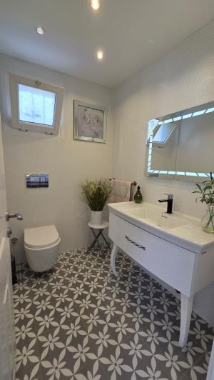 Image No.15-5 Bed Villa / Detached for sale