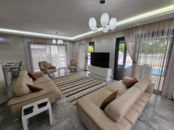 Image No.8-4 Bed Villa for sale