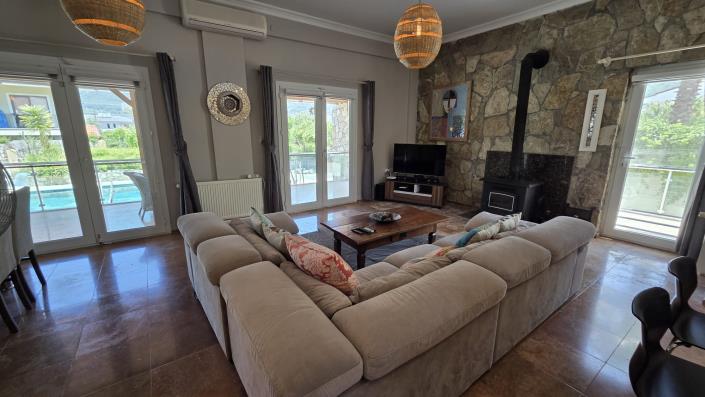 Image No.8-4 Bed Villa / Detached for sale