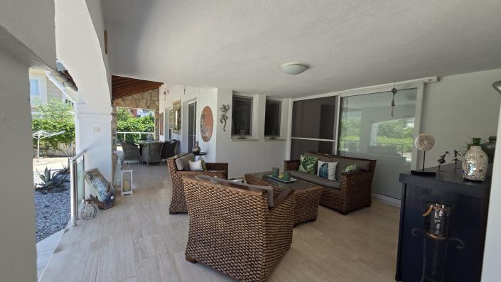 Image No.21-4 Bed Villa / Detached for sale