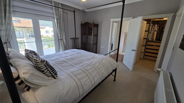 Image No.30-4 Bed Villa / Detached for sale