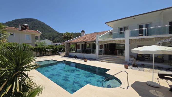 Image No.44-4 Bed Villa / Detached for sale