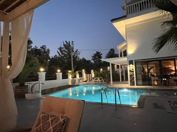 Image No.3-4 Bed Villa / Detached for sale