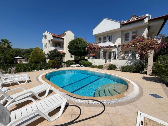 Image No.2-4 Bed Villa / Detached for sale