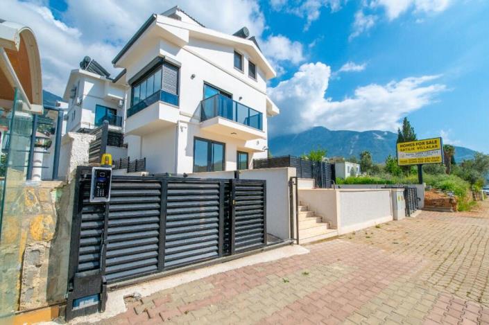 Image No.2-4 Bed Villa / Detached for sale