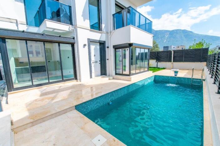 Image No.6-4 Bed Villa / Detached for sale