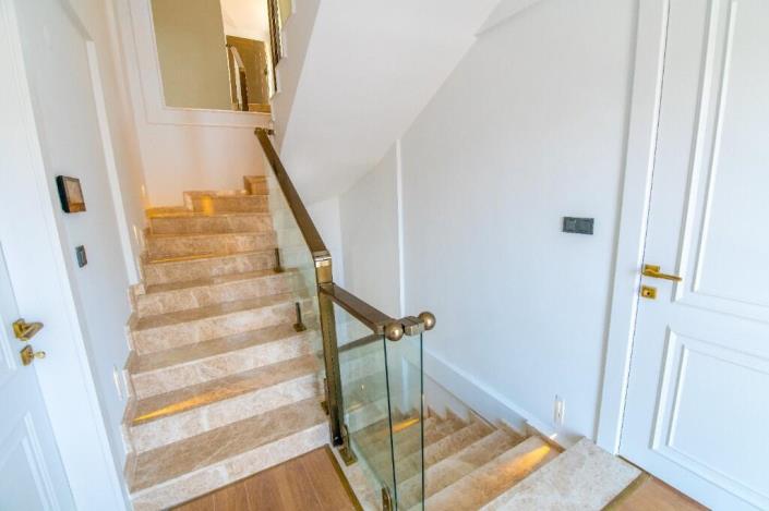 Image No.17-4 Bed Villa / Detached for sale