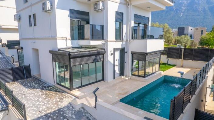 Image No.26-4 Bed Villa / Detached for sale