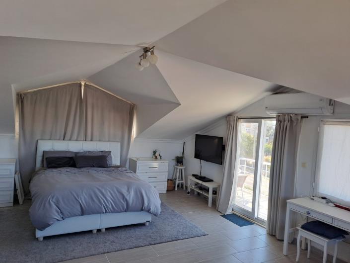 Image No.17-4 Bed Duplex for sale