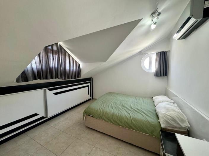 Image No.12-3 Bed Duplex for sale