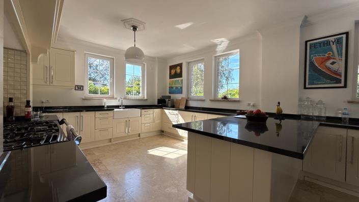 Image No.8-3 Bed Villa / Detached for sale