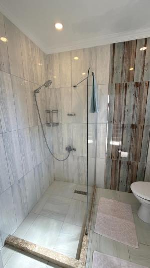 Image No.28-3 Bed Villa / Detached for sale