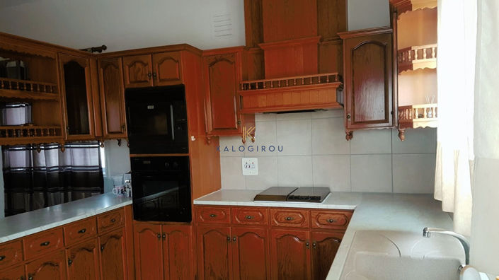 Image No.5-Propriété de 8 chambres à vendre à Larnaca