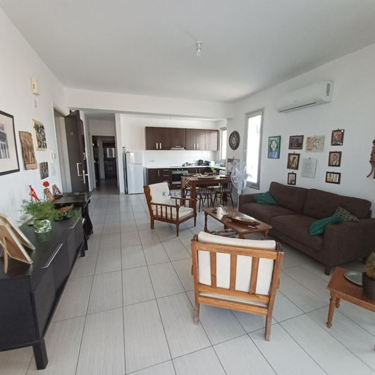 Image No.2-8 Bed Property for sale