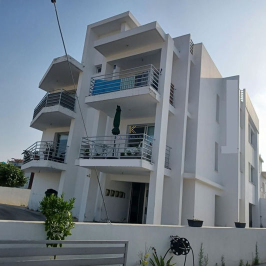 Image No.5-8 Bed Property for sale