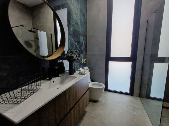 Image No.12-Maison de 6 chambres à vendre à Aradippou