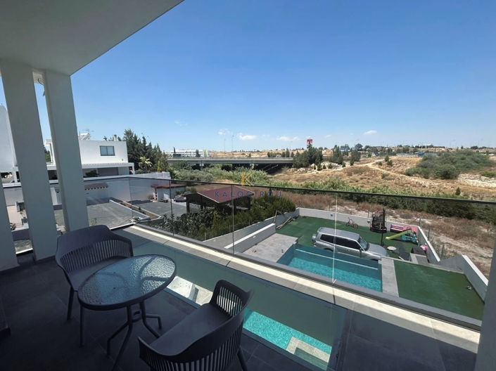 Image No.24-Maison de 6 chambres à vendre à Aradippou