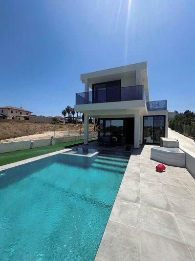 Image No.3-Maison de 6 chambres à vendre à Aradippou