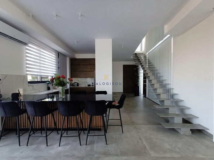 Image No.7-Maison de 6 chambres à vendre à Aradippou