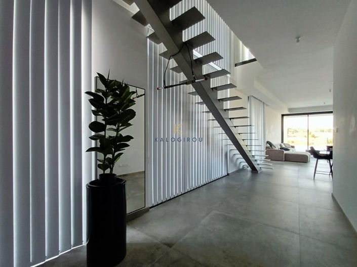 Image No.8-Maison de 6 chambres à vendre à Aradippou