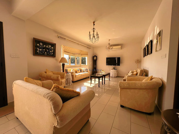 Image No.2-Bungalow de 4 chambres à vendre à Mazotos