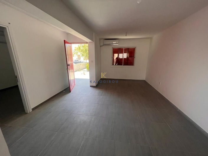 Image No.4-2 Bed House for sale