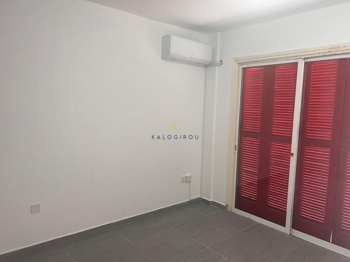 Image No.8-2 Bed House for sale