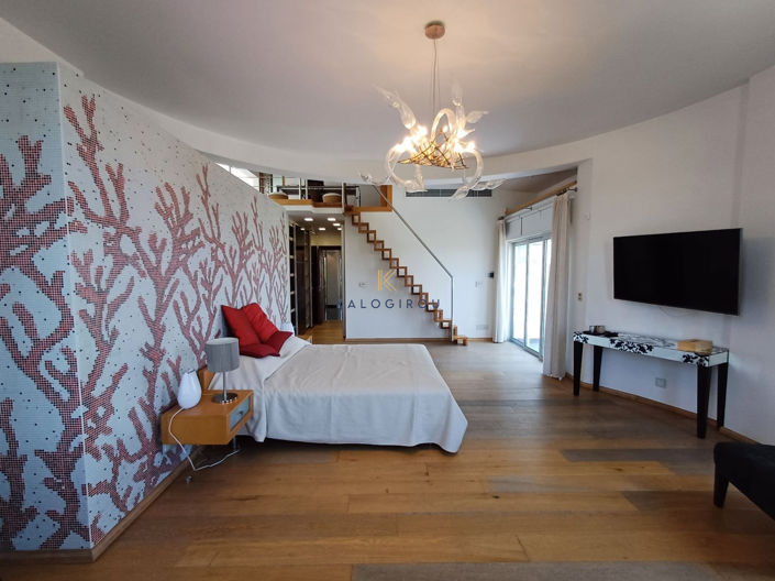 Image No.23-5 Bed House for sale