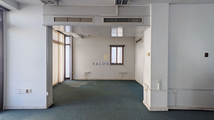 Image No.40-Commercial à vendre à Nicosie