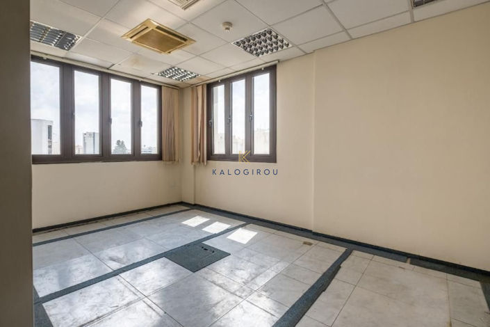 Image No.11-Commercial à vendre à Nicosie