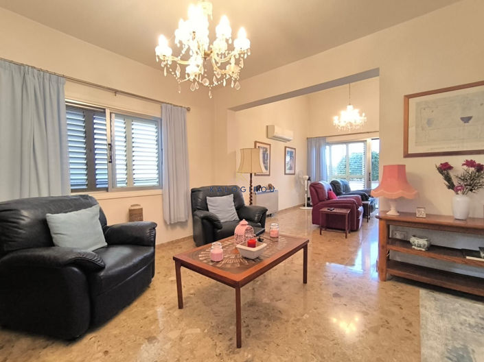 Image No.6-Maison de 4 chambres à vendre à Kiti