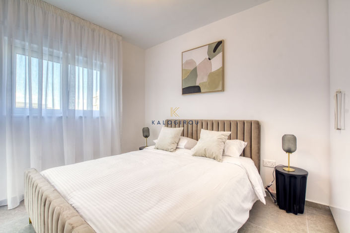 Image No.11-2 Bed Apartment for sale