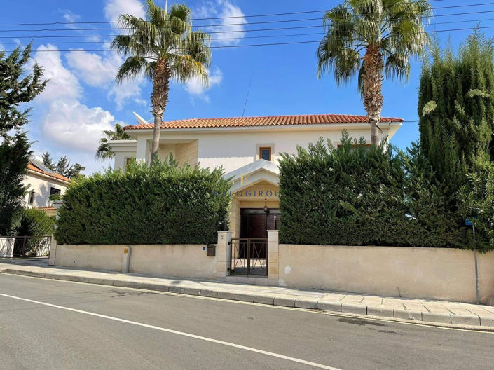 Image No.2-Maison de 5 chambres à vendre à Dekeleia