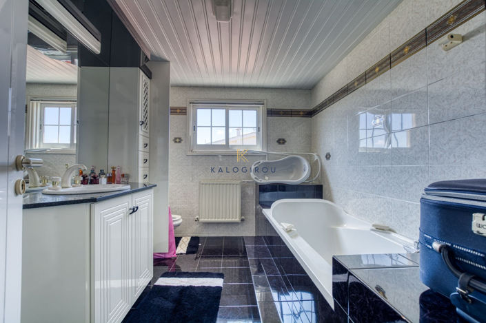 Image No.12-Maison de 4 chambres à vendre à Paralimni